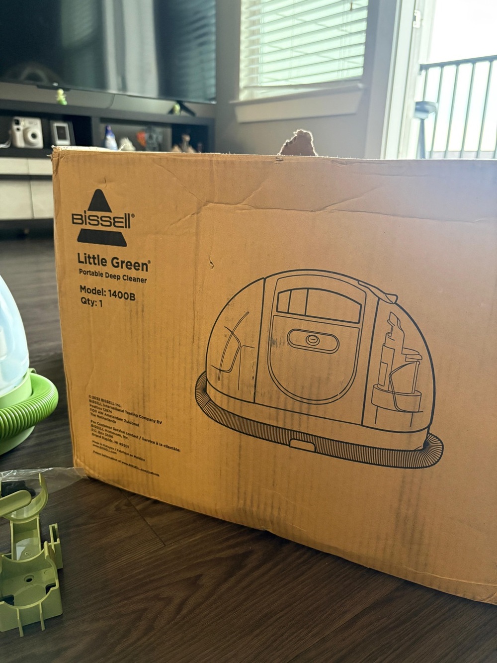 Bissell Little Green Play Vacuum Set in Green and Tan